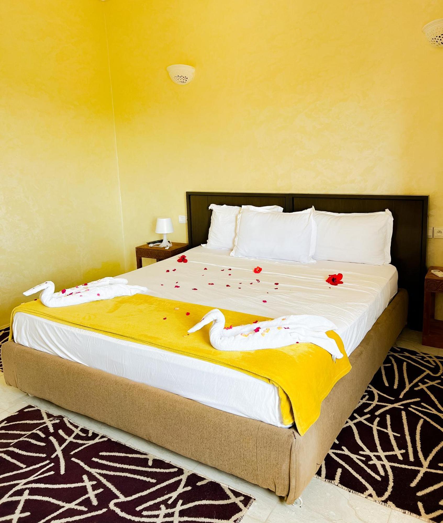 Guest House Qodwa Sidi Abdallah Ghiat Exteriér fotografie