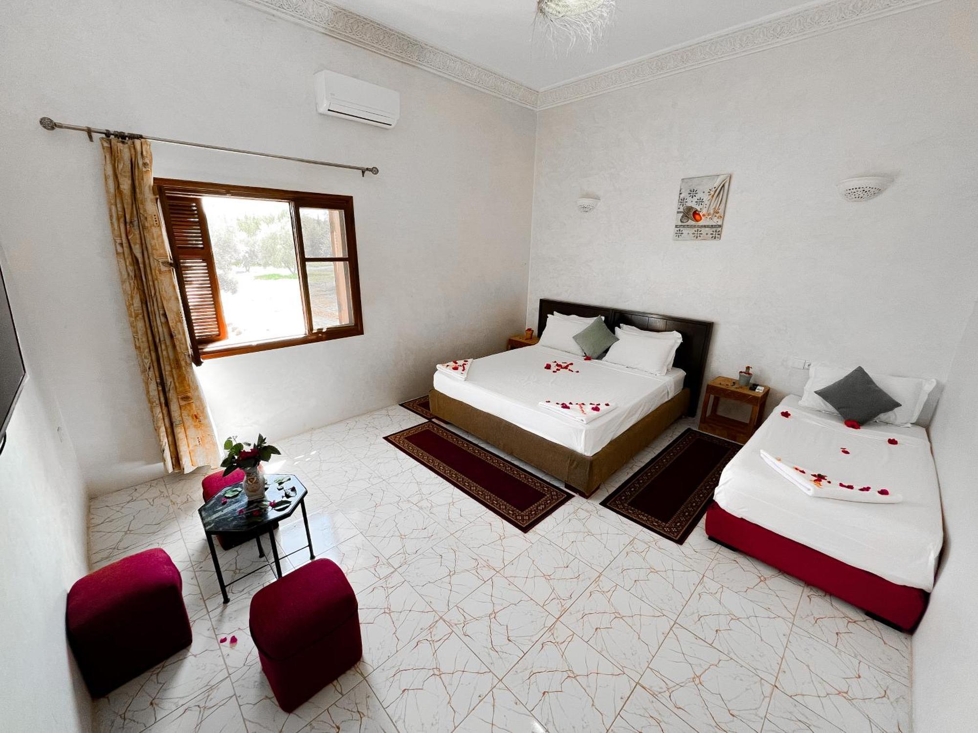 Guest House Qodwa Sidi Abdallah Ghiat Exteriér fotografie